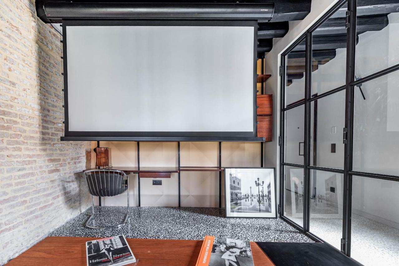 Ca' Delle Carrozze Stylish 2 Bedroom Loft-style Apartment *